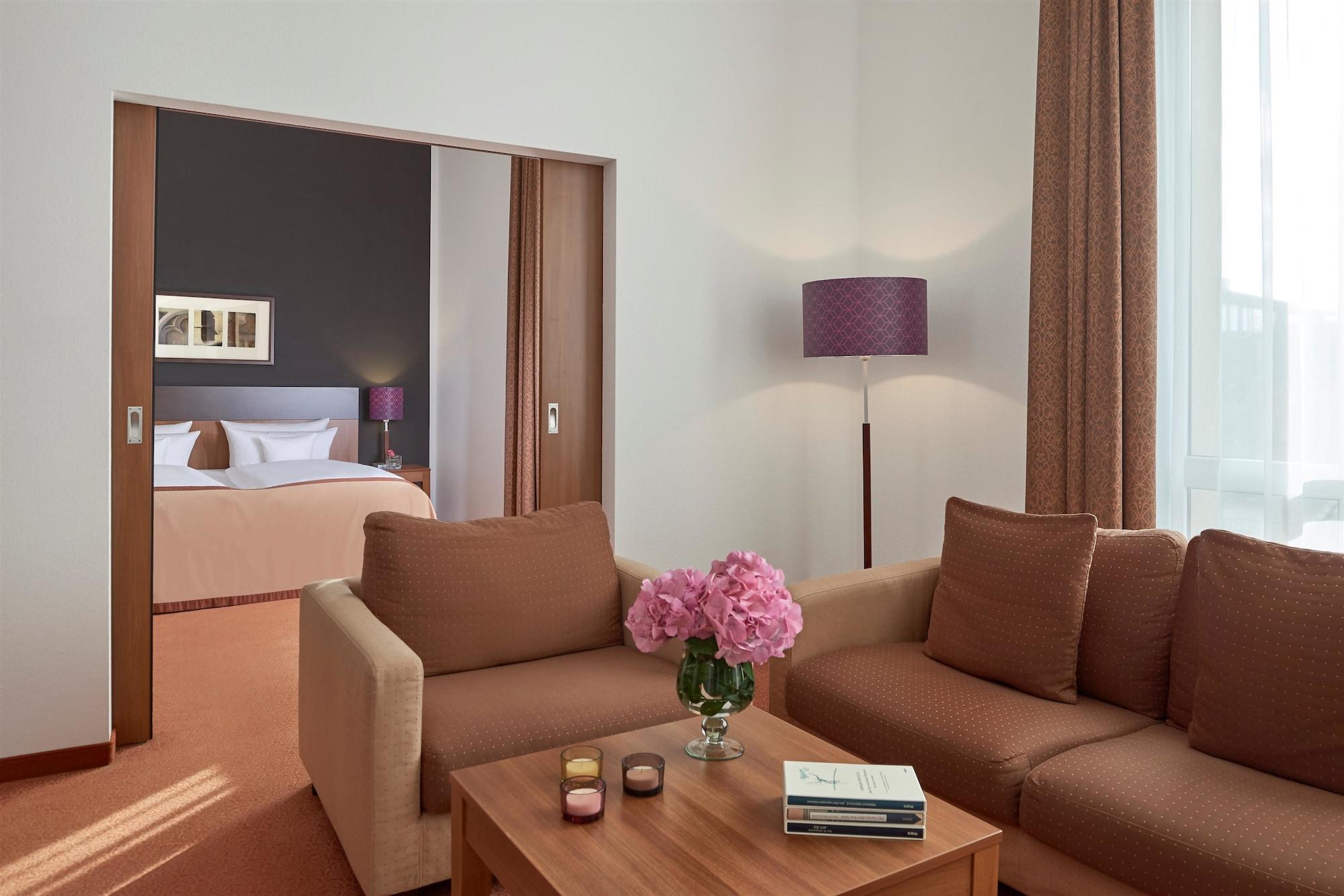 Dorint Hotel Am Dom Ерфурт Екстериор снимка