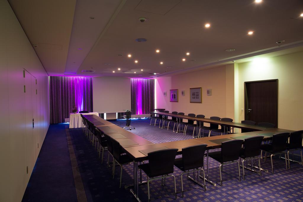 Dorint Hotel Am Dom Ерфурт Екстериор снимка