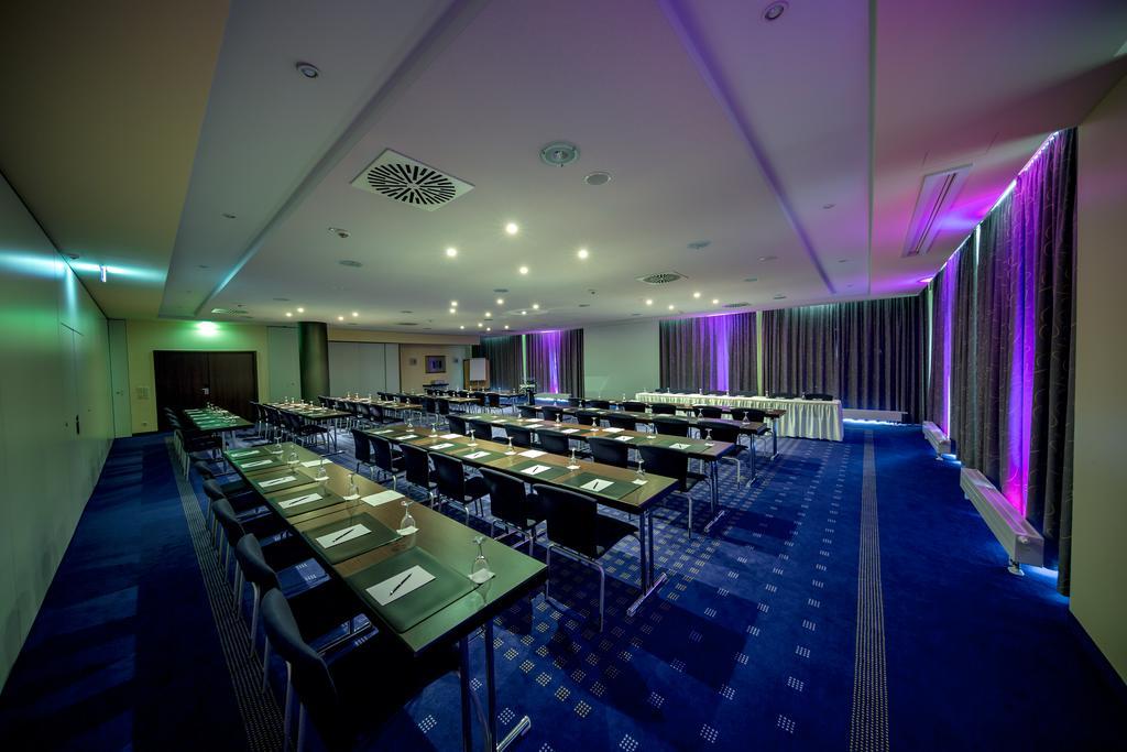 Dorint Hotel Am Dom Ерфурт Екстериор снимка