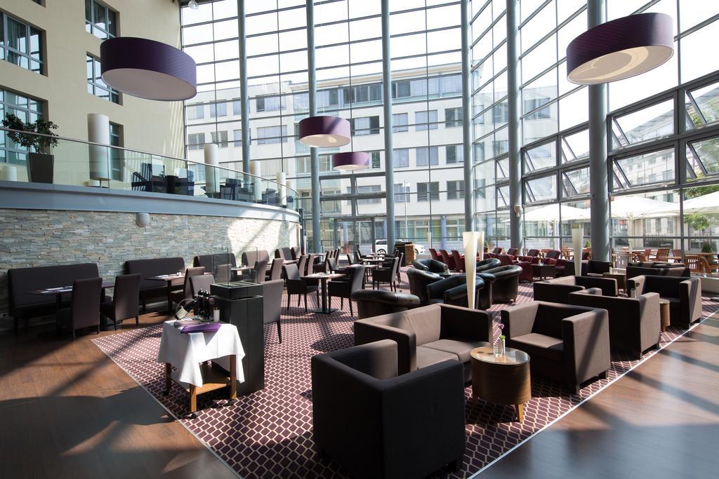 Dorint Hotel Am Dom Ерфурт Екстериор снимка