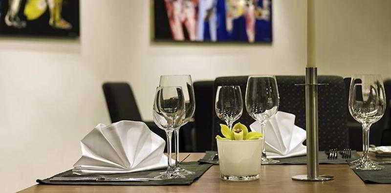 Dorint Hotel Am Dom Ерфурт Екстериор снимка