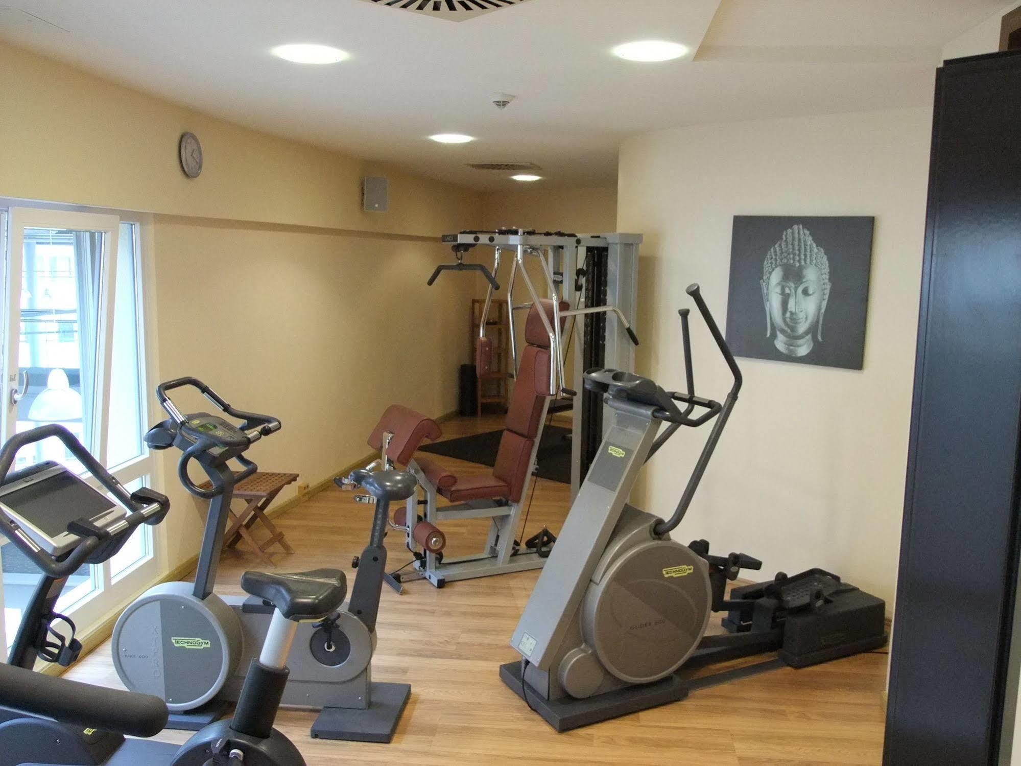 Dorint Hotel Am Dom Ерфурт Екстериор снимка